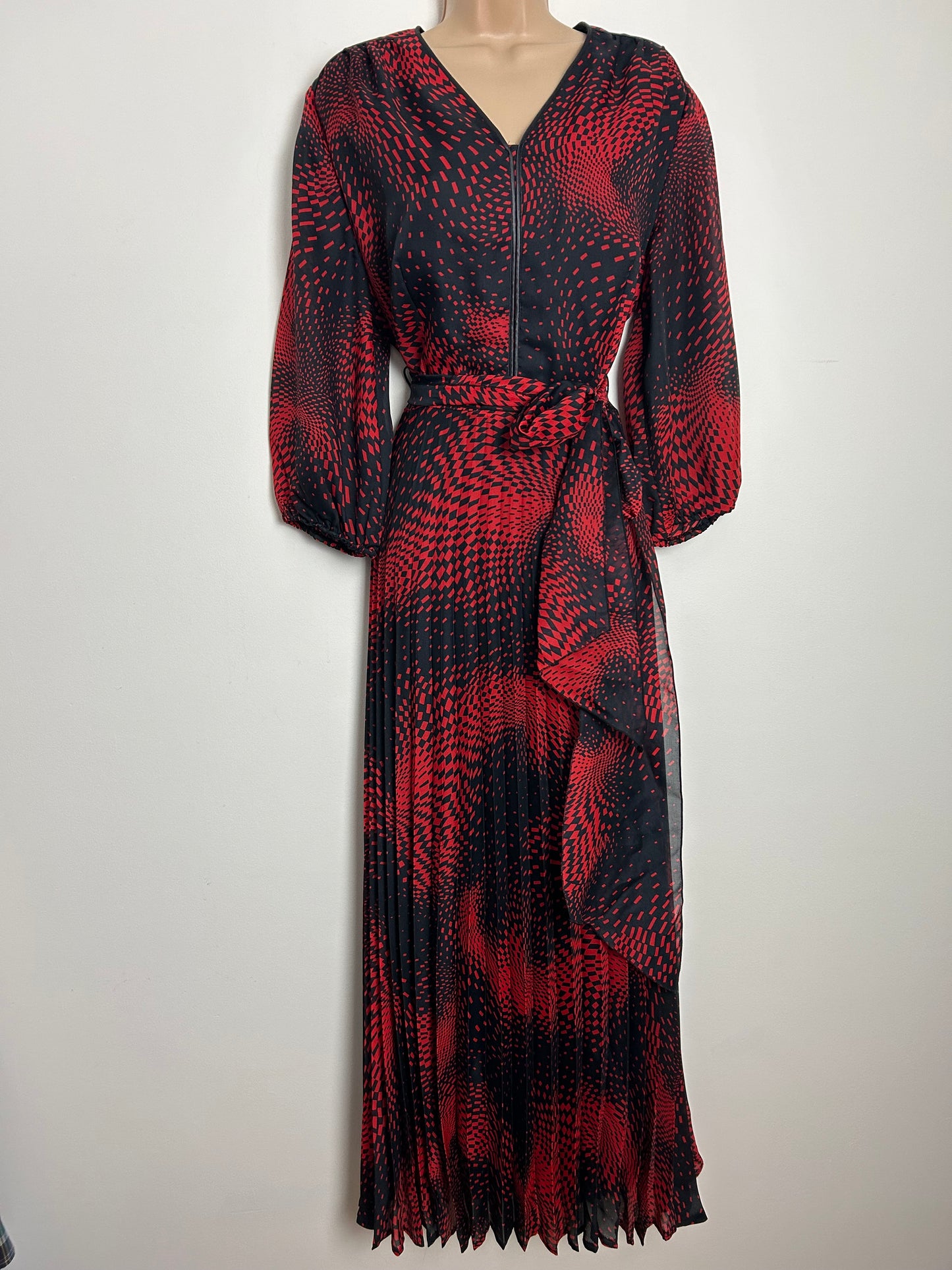 Vintage 1970s Size 16 Black & Red Op Art Print Belted Pleated Maxi Dress