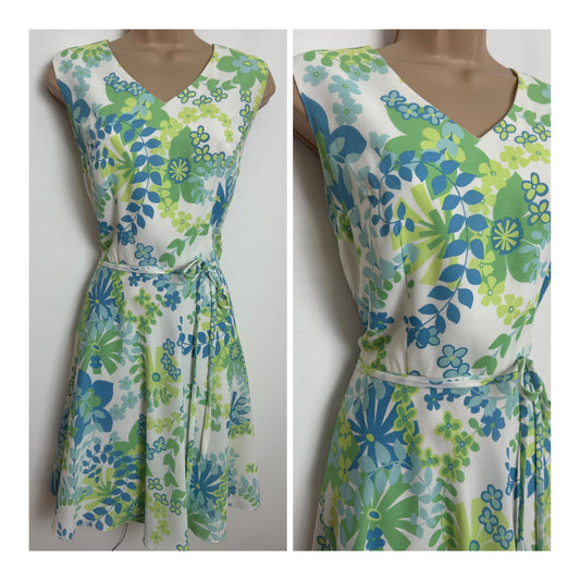 Vintage Late 1960s BETTY BARCLAY Size 10 White & Green Tones Floral Print Belted Fit & Flare Summer Mod Dress