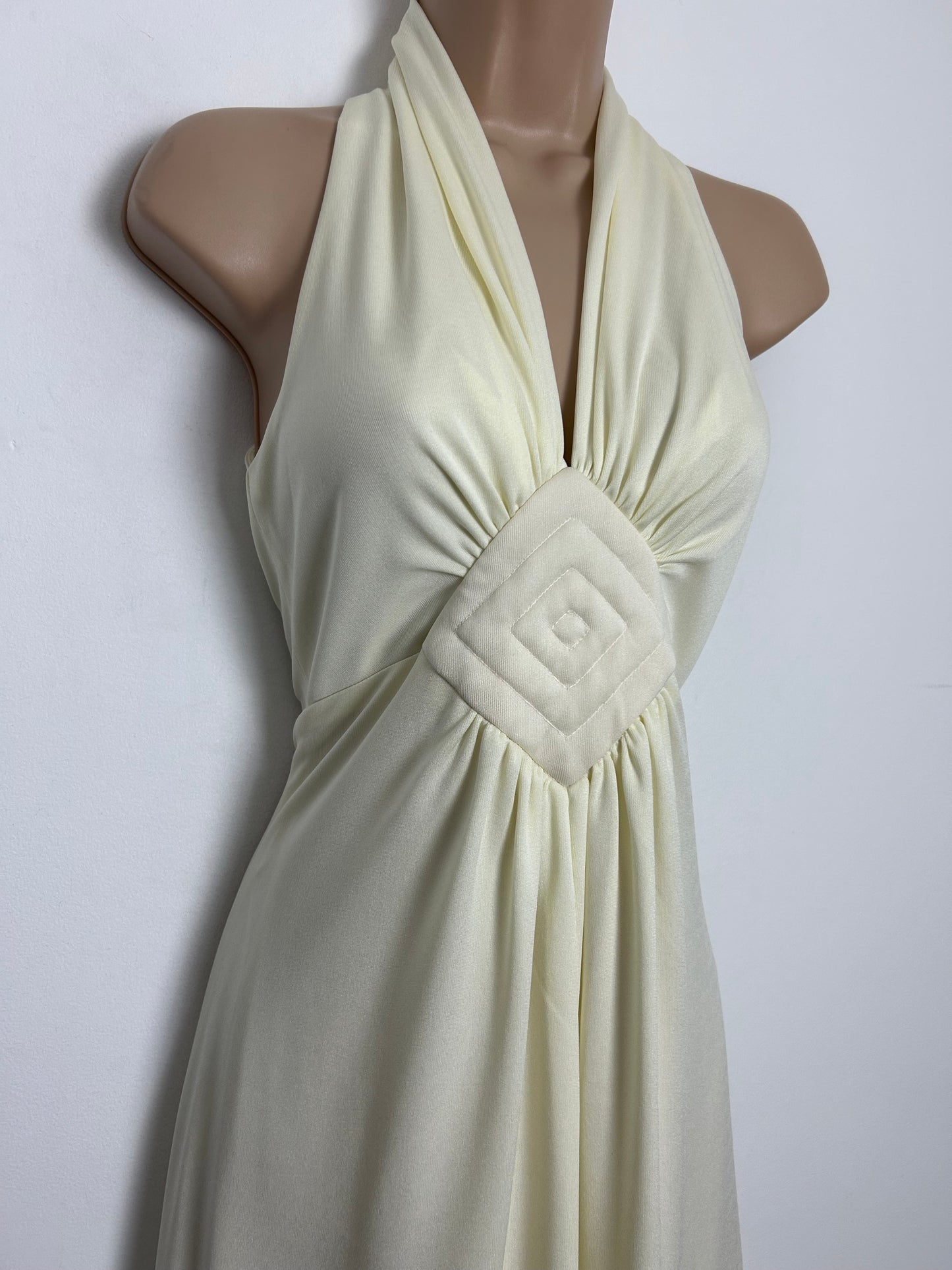 Vintage 1970s Size 6 Beautiful Cream Diamond Stitch Detail Halterneck Empire Line Summer Occasion Maxi Dress