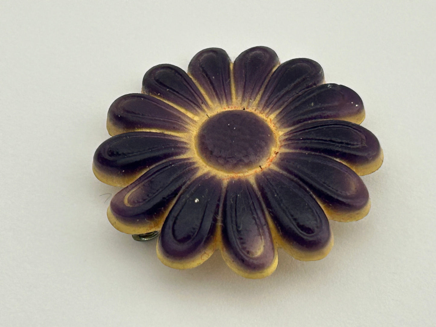 Vintage 1950s Cute Plum Purple Plastic Flower Pin Brooch
