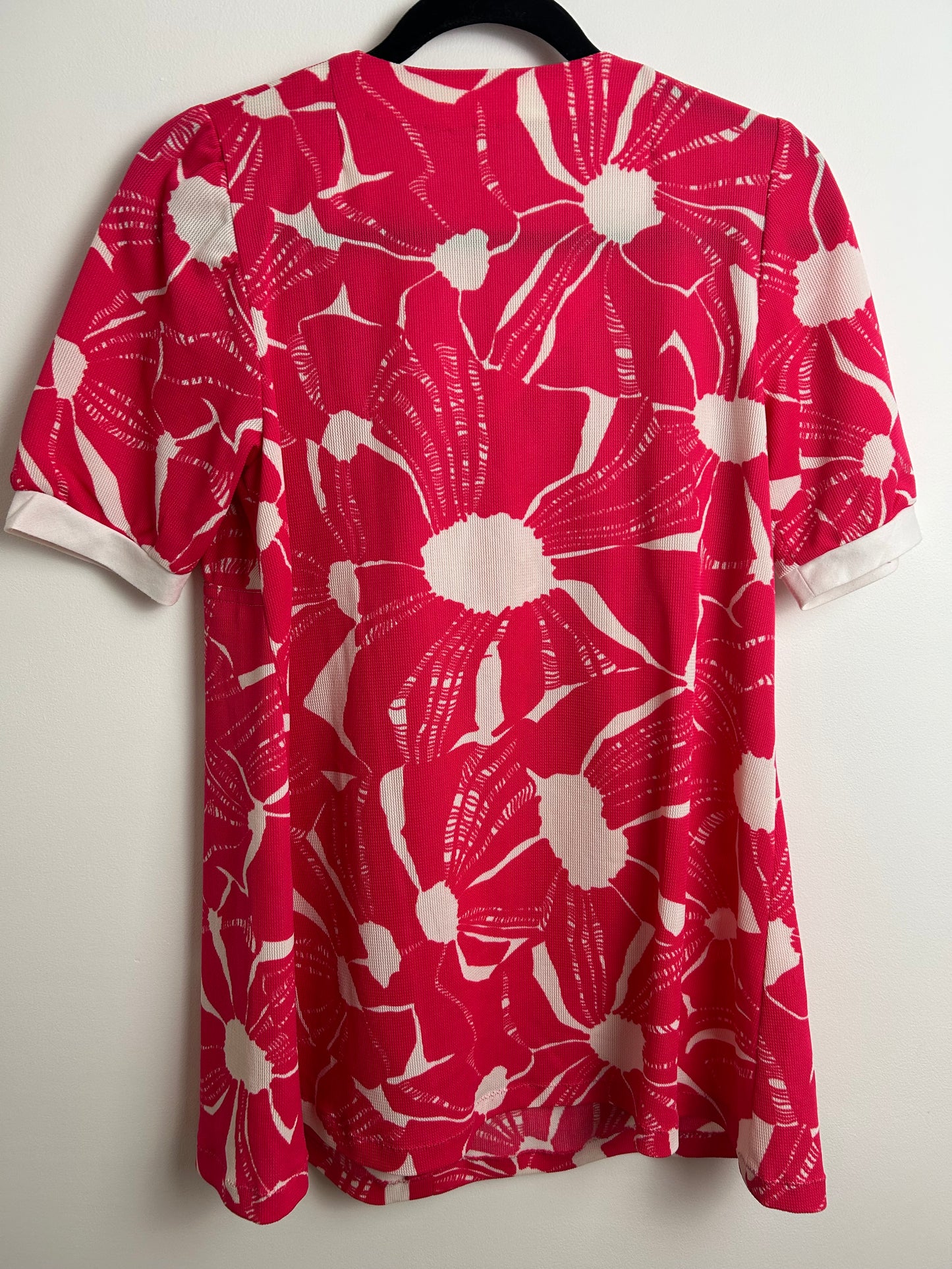 Vintage 1970s Size 12 Hot Pink & White Abstract print Collared Short Sleeve Tunic Style Top
