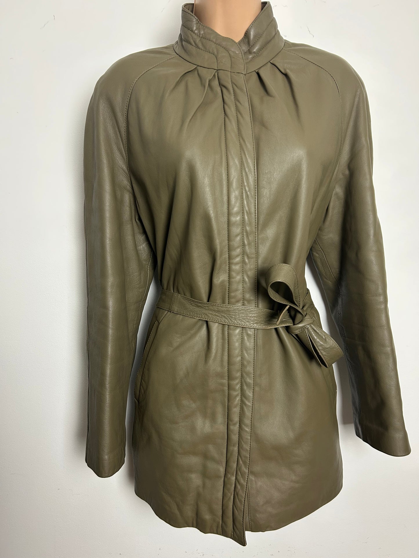 Vintage 1980s ITALIAN Size 12-14 Taupe Belted Soft Leather Coat