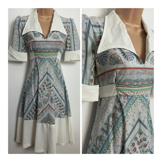 Vintage 1970s Size 8 Very Pale Grey Blue Green Orange & White Abstract Print Cotton Fit & Flare Dress