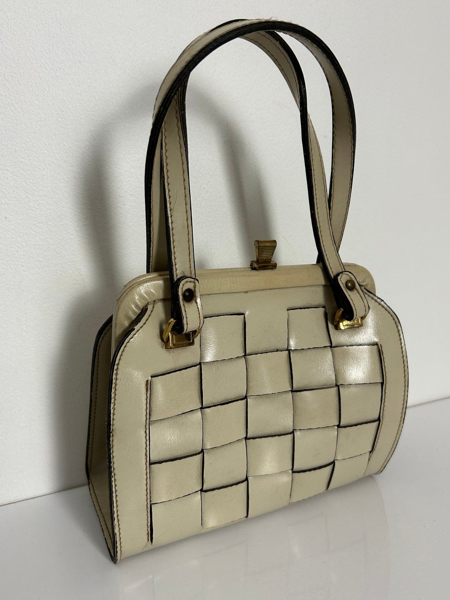 Vintage 1960s Mod Cream Leather Weave Effect Small Kelly Style Handbag