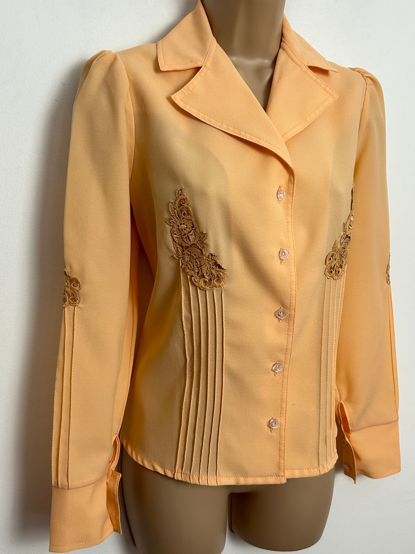 Vintage 1970s UK Size 12-14 Peach Pintuck & Lace Applique Detail Long Sleeve Fitted Shirt