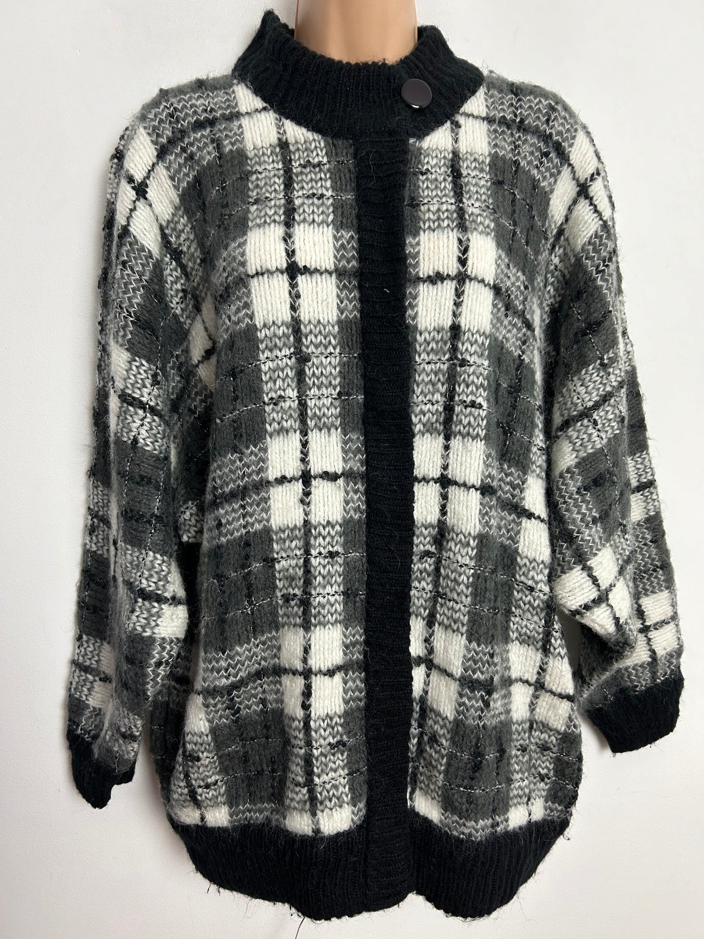 Vintage 1980s One Size Up To Size 16/18 Black Grey & Winter White Check Chunky Zip Fronted Cardigan