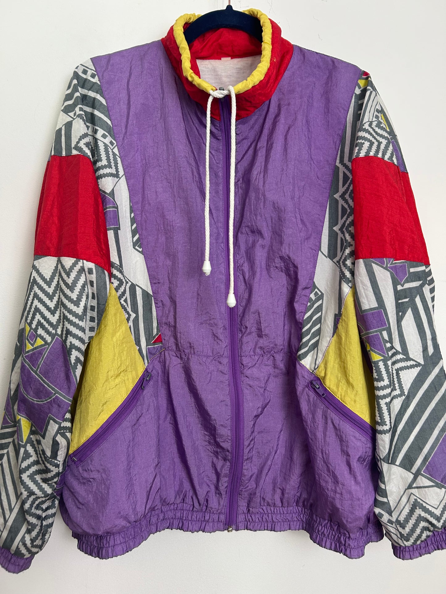Vintage 1980s Size XL (Up to size 16) Lilac Red Yellow Grey & White Geo Print Shell Suit Jacket