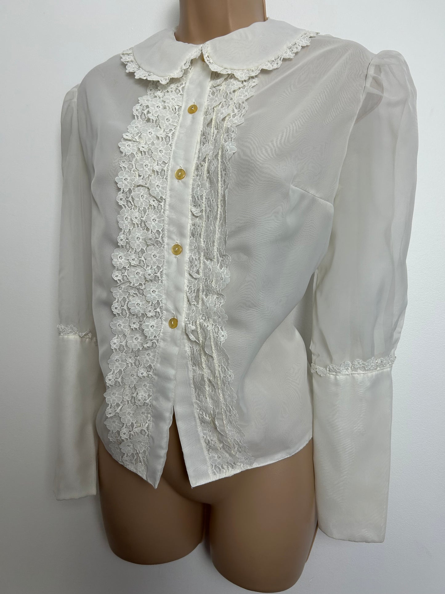 Vintage 1970s Size 10-12 White Lace Trim Peter Pan Collar Long Sleeve New Romantic Blouse