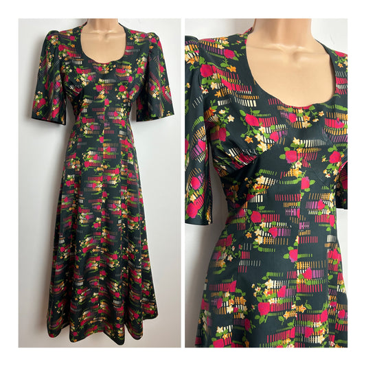 Vintage 1970s Size 8 Black & Dark Pink Floral & Dash Stripe Print Flutter Sleeve Maxi Dress
