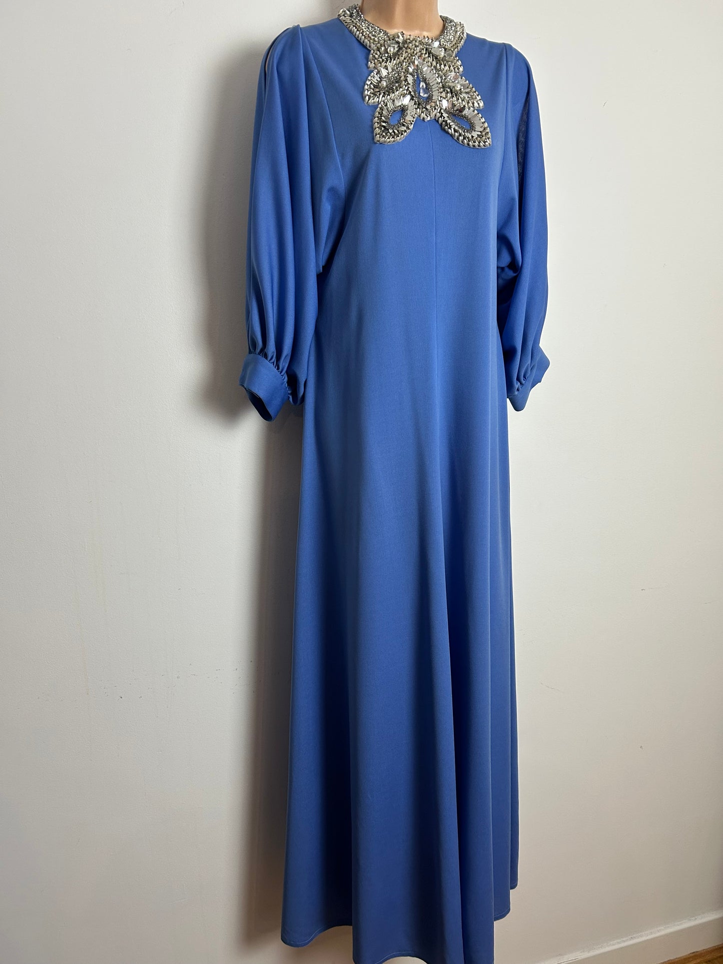 Vintage Early 1970s LESHGOLD Size 8-10 Powder Blue Silver Bead & Sequin Applique Split Sleeve Occasion Evening Maxi Dress