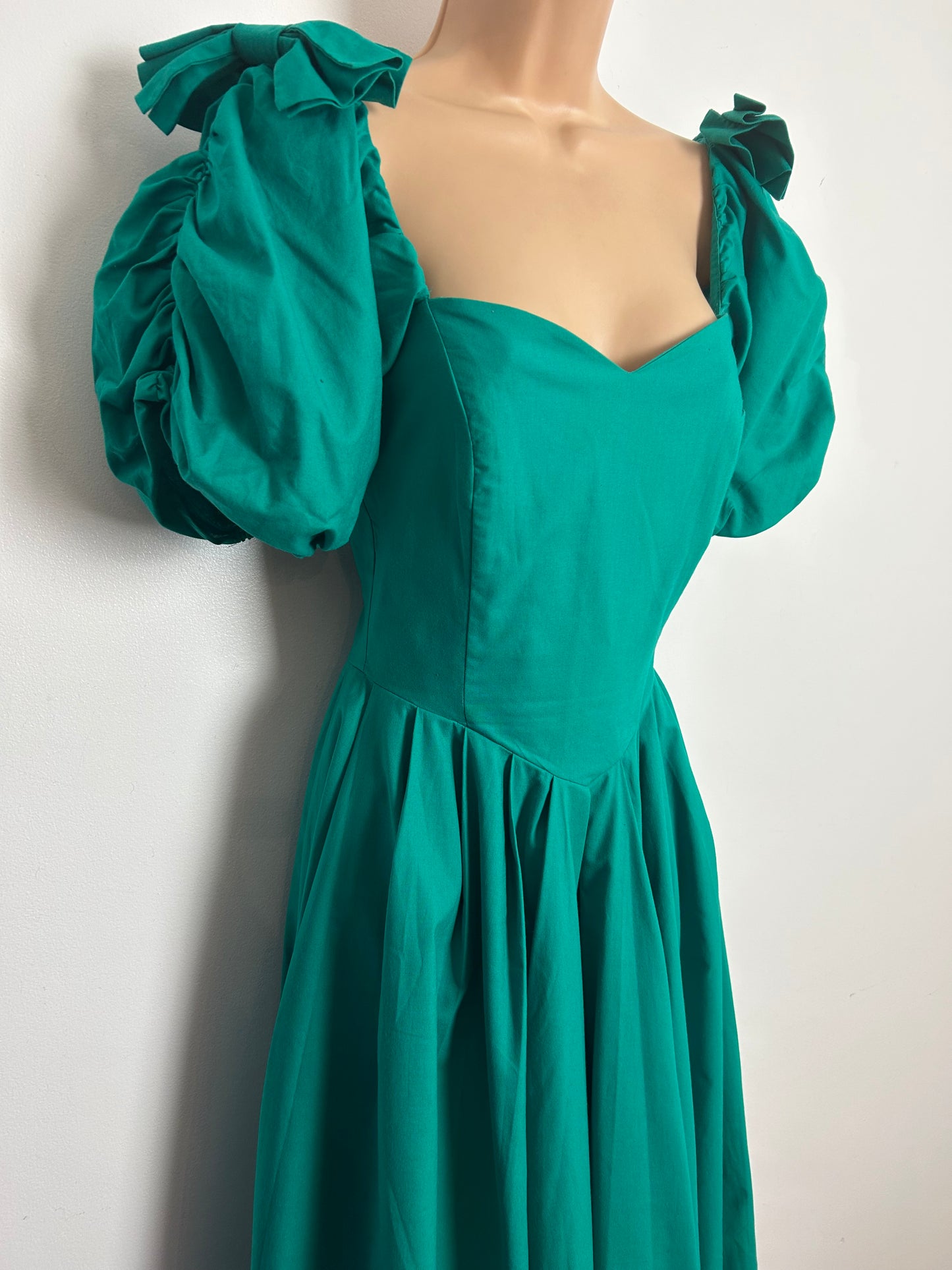 Vintage 1980s LAURA ASHLEY Size 6 (Size 12 On Label) Emerald Green Puff Sleeve Bow Detail Princess Ballgown