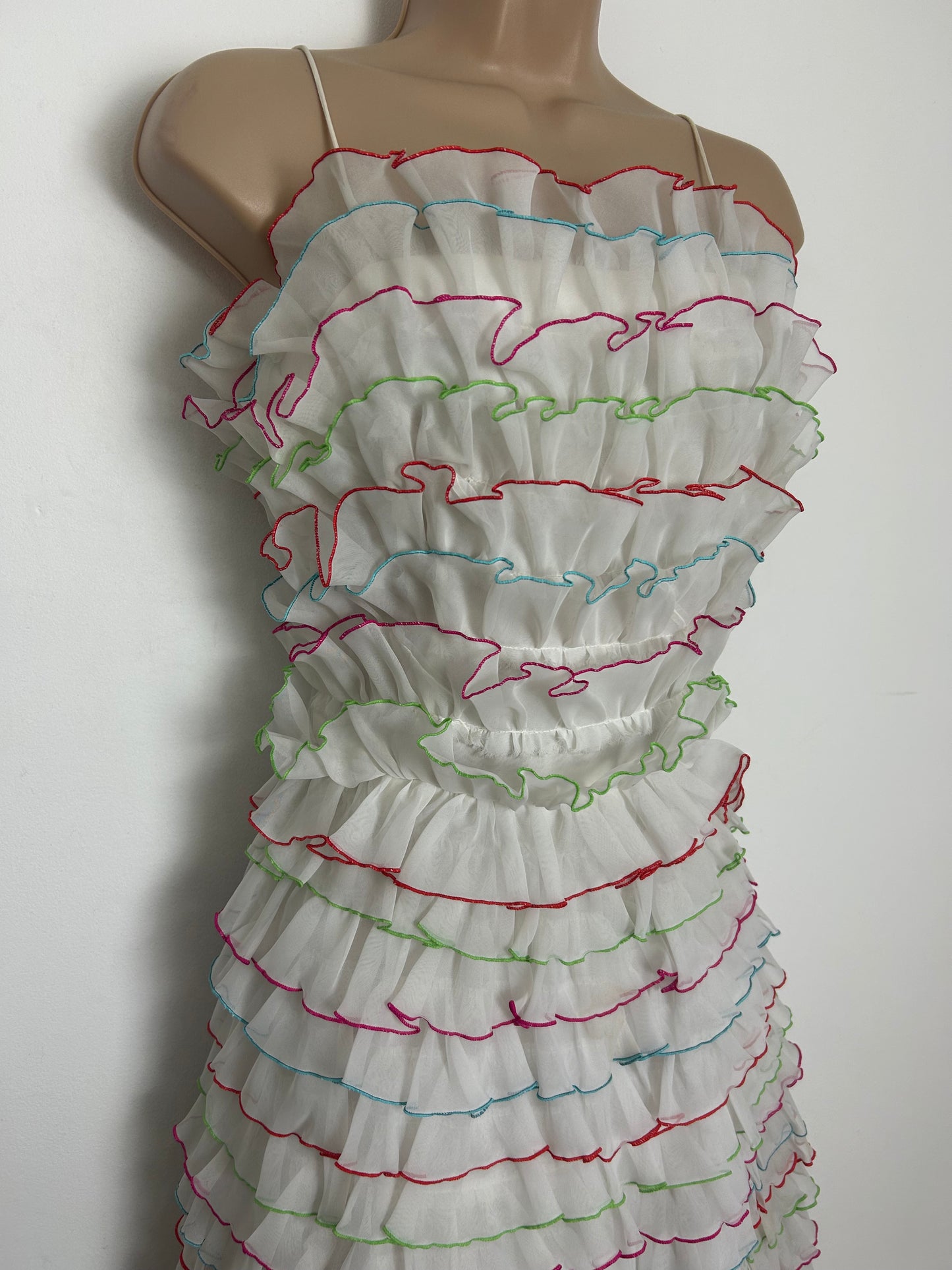 Vintage Late 1970s Early 1980s LURMAN Size 6-8 White Ruffle Layered AMAZING Summer Occasion Maxi Dress