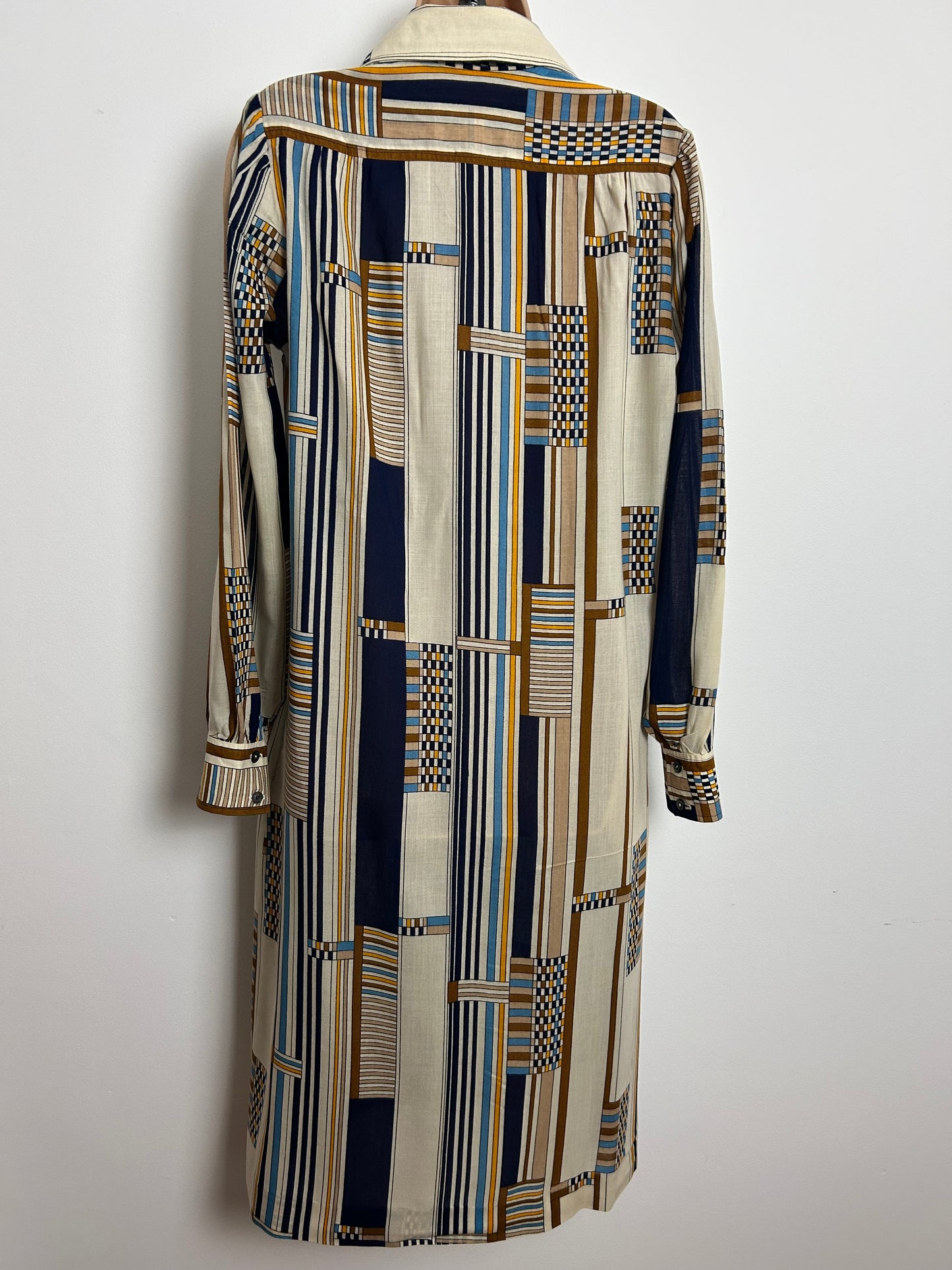 Vintage 1970s SUSAN SMALL Size 12-14 Beige Brown Orange & Blue Geo Stripe Print Shirt Dress