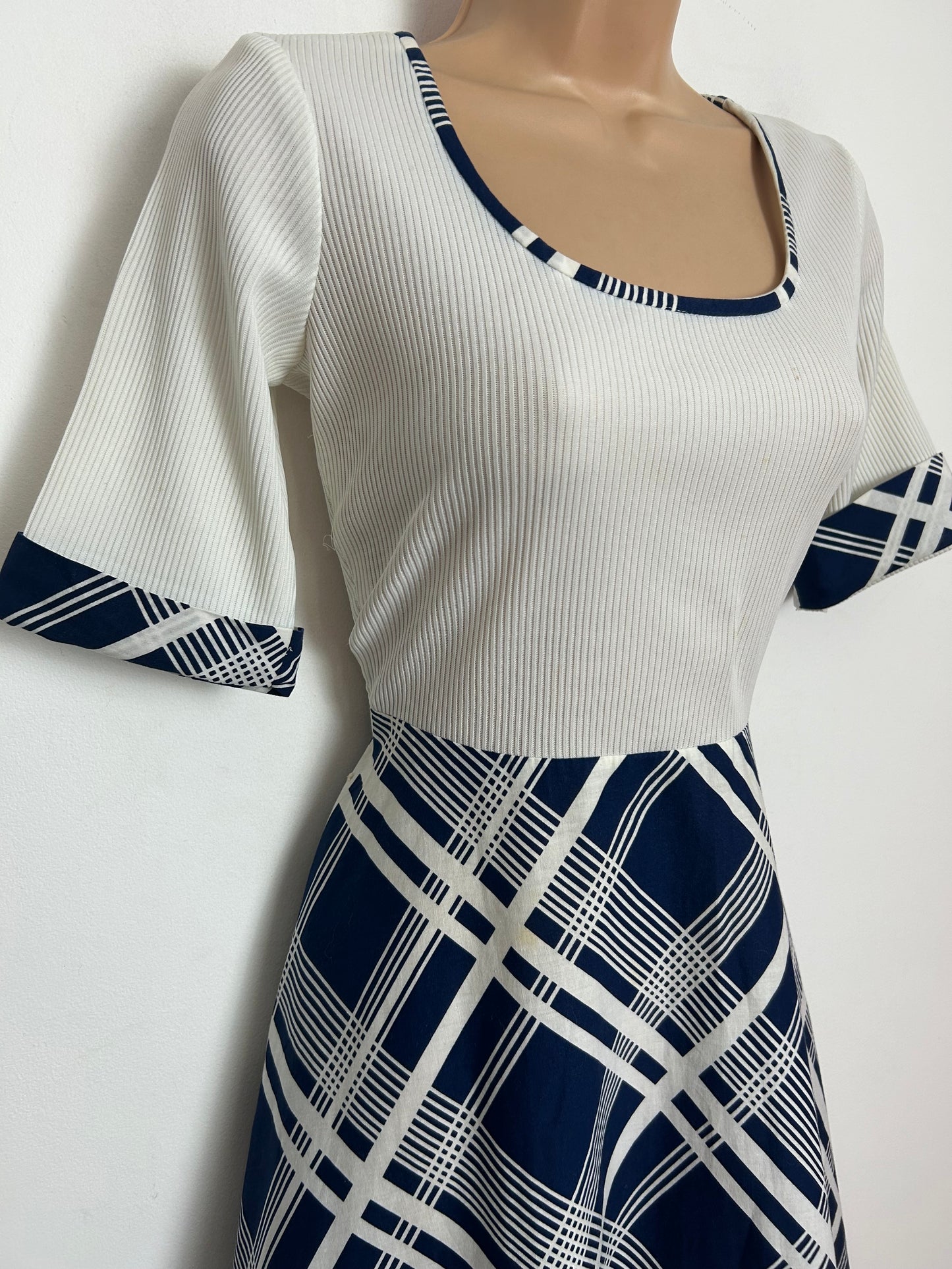 Vintage 1970s UK Size 8-10 Cute White & Blue Ribbed Bodice Check Skirt Mod Day Dress