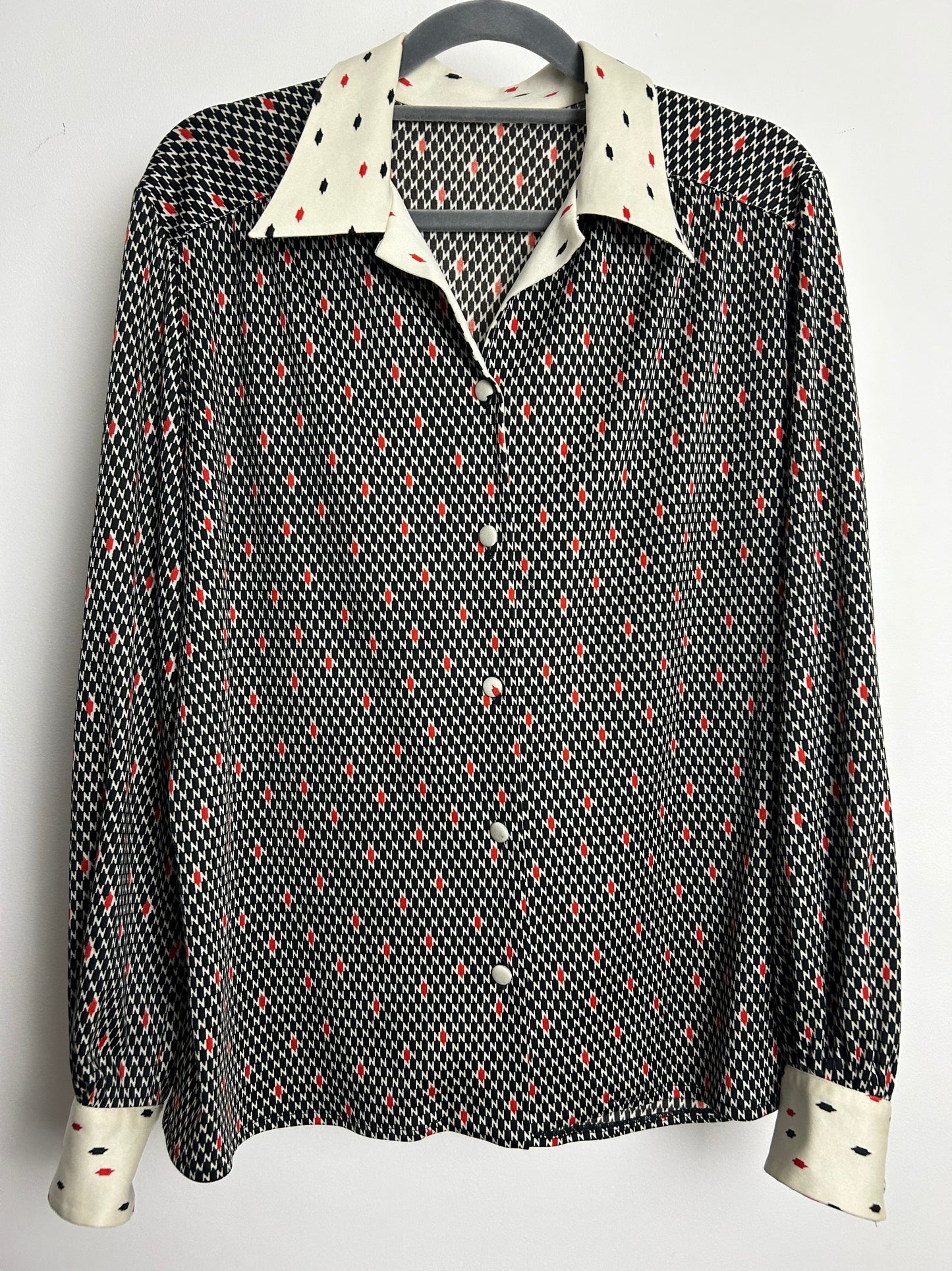 Vintage 1970s Size 16 Black Cream & Red Abstract Check Print Long Sleeve Collared Shirt