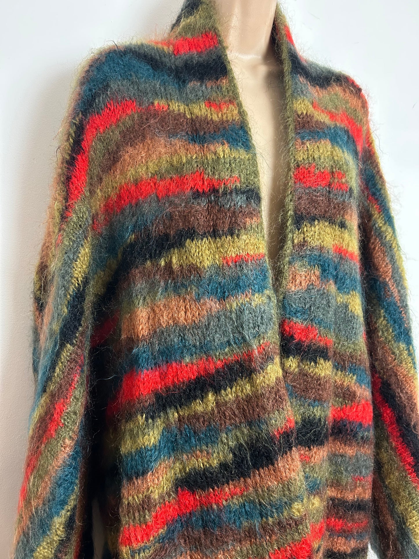 Vintage 1980s ONE SIZE Earthy Green Brown & Red Tones Stripe 3/4 Sleeve Slouchy Long Length Cardigan