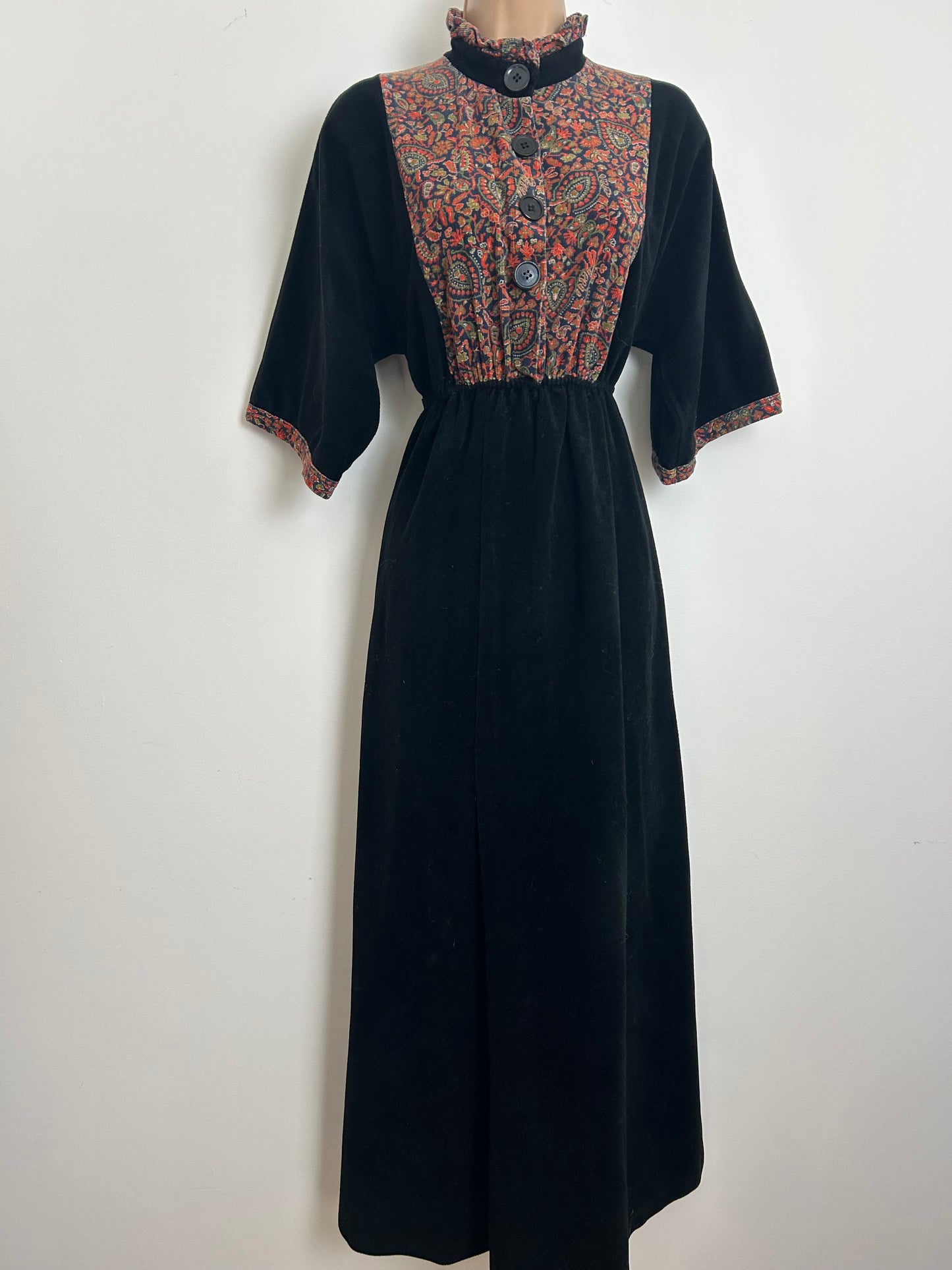 Vintage 1970s Size 8 Black Blue & Orange Cord Panel Short Wide Sleeve Boho Prairie Velour Maxi Dress