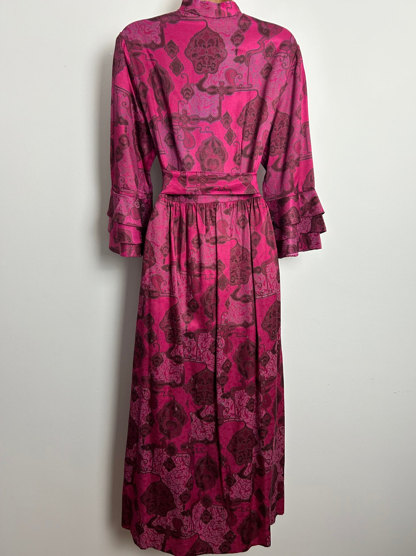 Vintage Early 1970s GLEN ABBEY Size 12-14 Dark Pink Tones Nouveau Scarf Print Satin Feel Belted Midi Dress