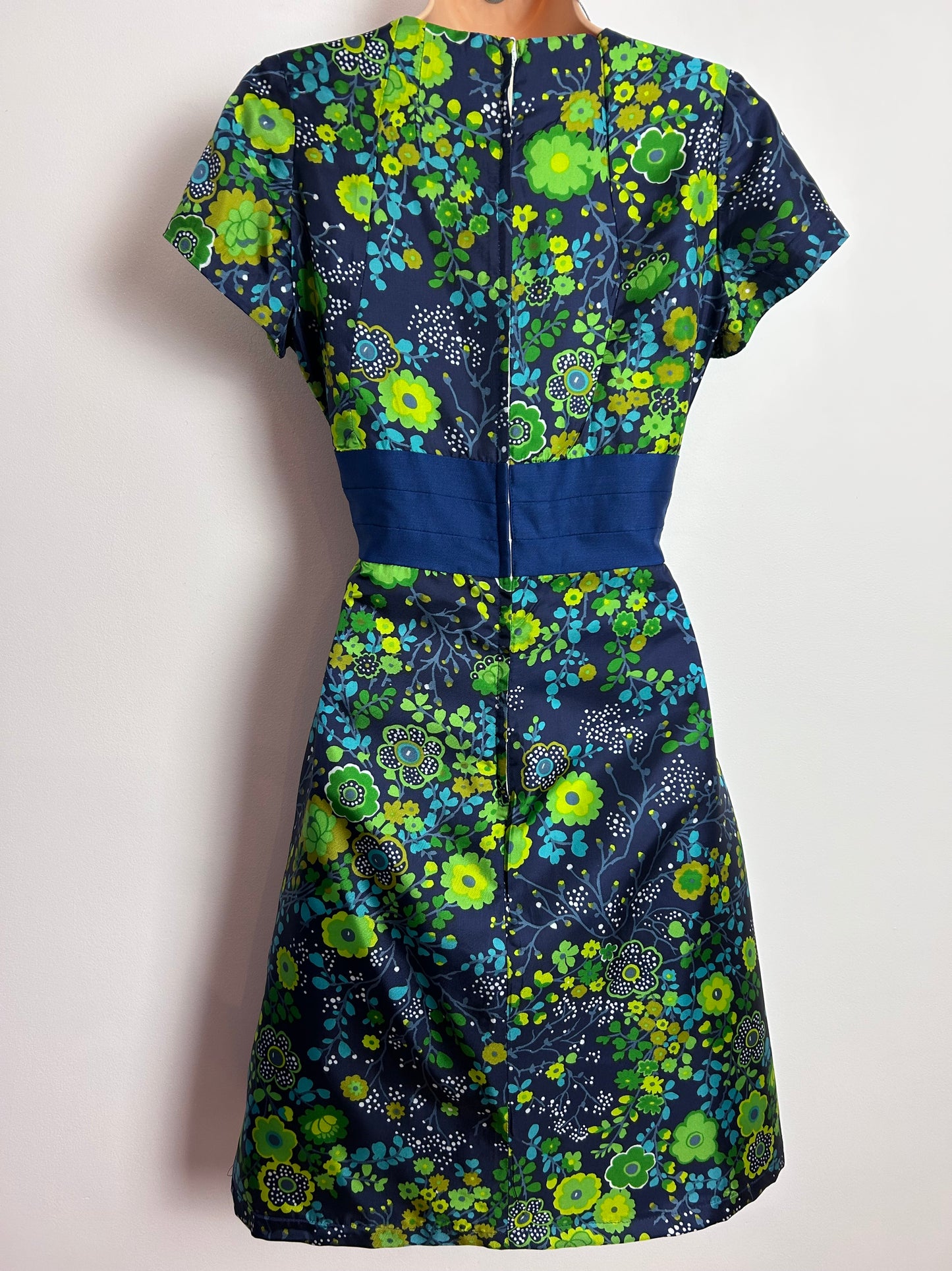 Vintage 1960s BERKERTEX UK Size 10 Navy Blue & Green Tones Floral Print Short Sleeve Mod Dress
