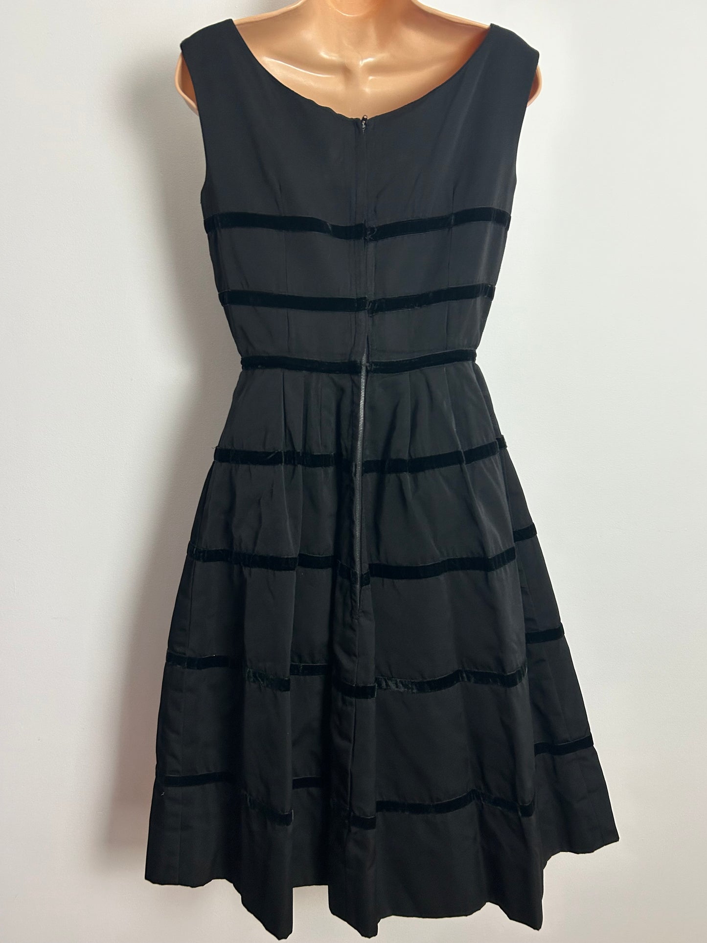 Vintage Late 1950s Early 1960s Size 8 Black Gaberdine Velvet Trim Bow Detail Occasion Dress