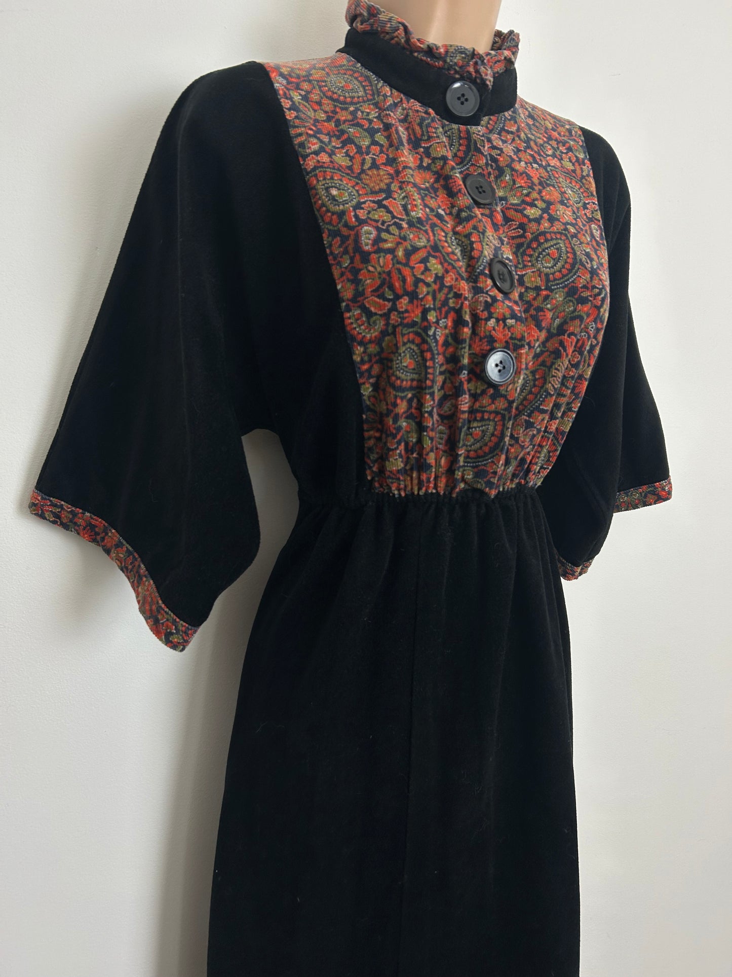 Vintage 1970s Size 8 Black Blue & Orange Cord Panel Short Wide Sleeve Boho Prairie Velour Maxi Dress