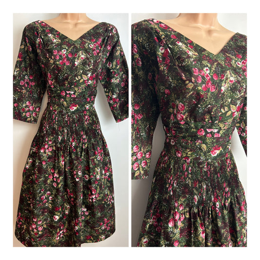 Vintage 1950s Size 12 Pretty Dark Green  & Pink Floral Print Pleated Waist Detail Dress