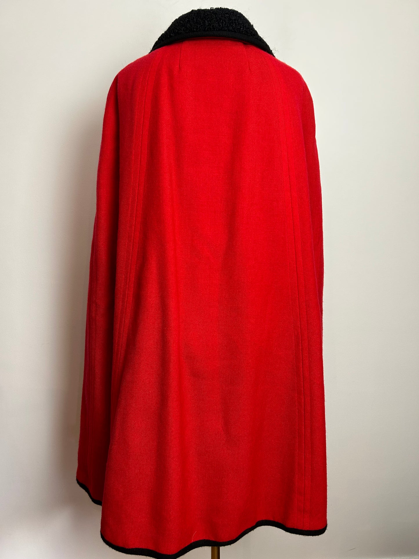 Vintage 1960s Amazing Quality Up To Size 12 BEAUTIFUL Red Wool & Velvet Reversible Cape Coat