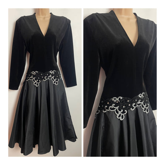 Vintage 1980s BERNSHAW UK Size 12 Black Velvet & Sateen Silver Thread & Diamante Detail Evening Party Occasion Dress