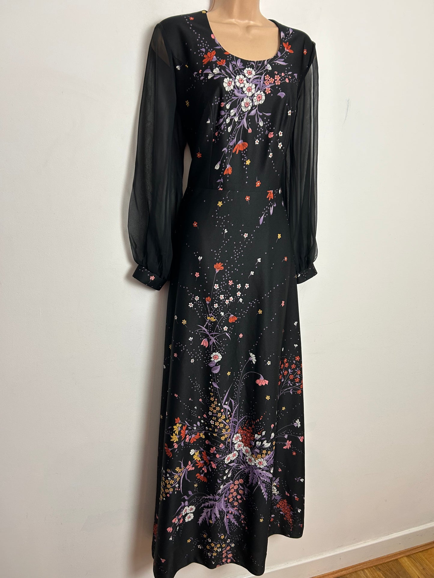 Vintage 1970s UK Size 14 Black Orange Mauve & White Floral Print Long Chiffon Sleeve Maxi Dress
