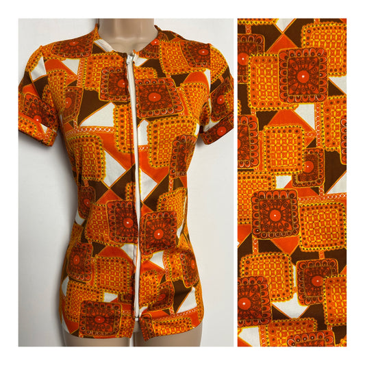 Vintage 1970s Italian Size 8 Orange Brown & White Abstract Retro Print Short Sleeve Zip Fronted Top