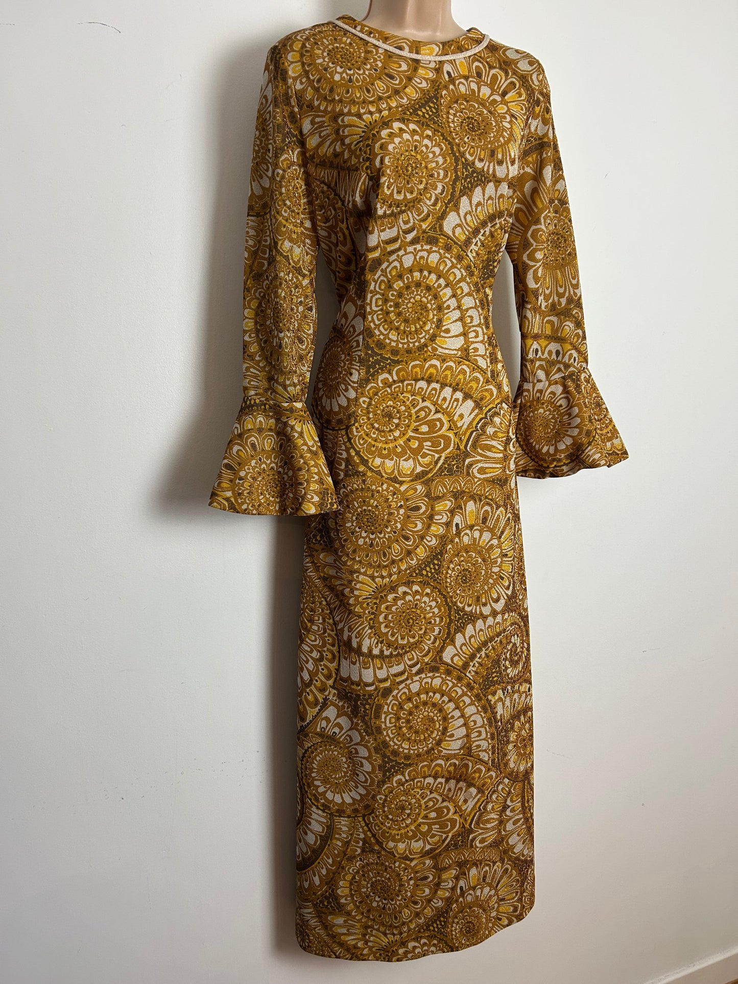 Vintage 1970s LADIES PRIDE Size 12 Tan Brown & Gold Paisley Print Flared Cuff Evening Maxi Dress