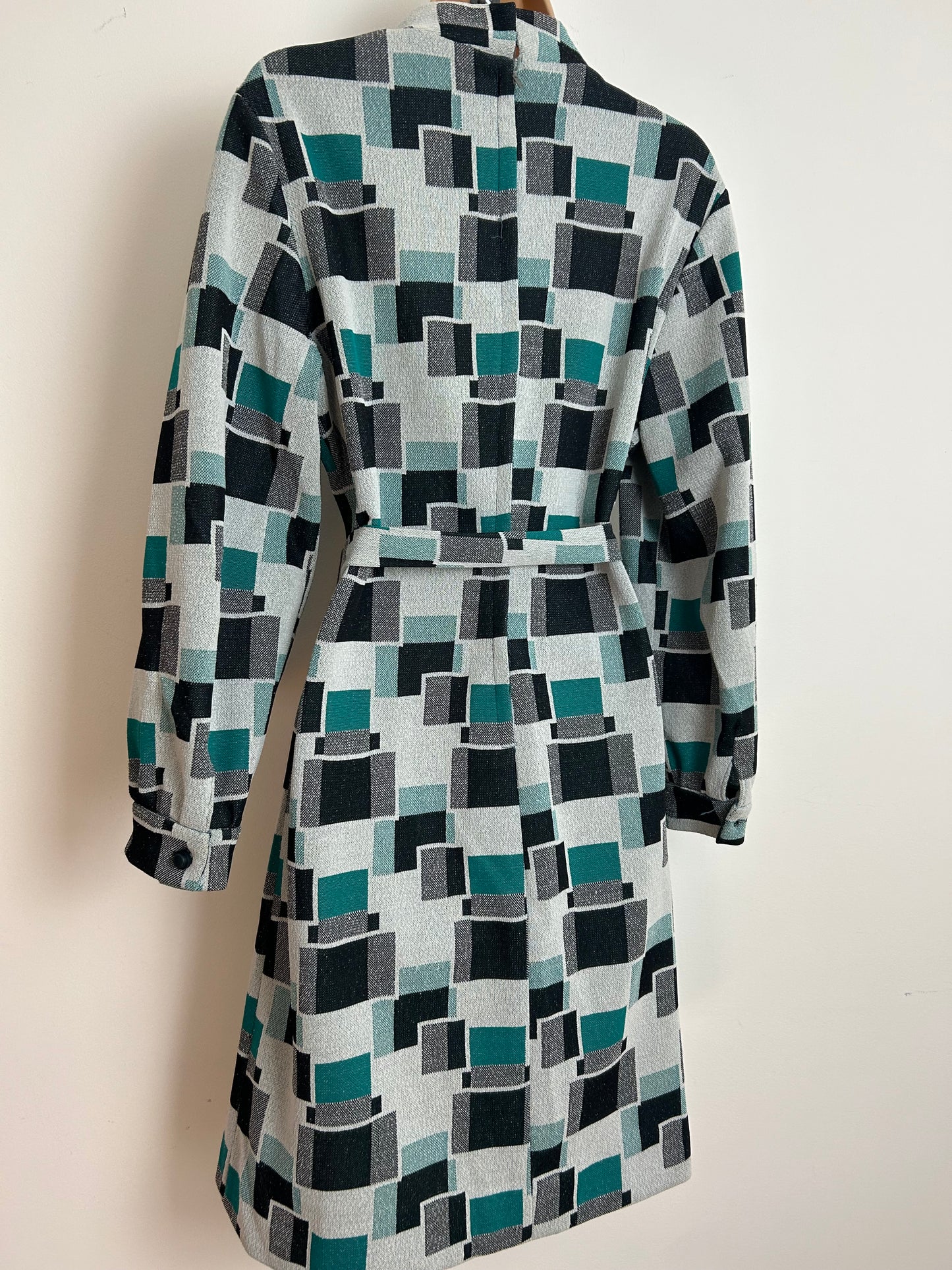 Vintage 1960s Size 16 Teal Black & White Geo Square Print Crimplene Belted Long Sleeve Mod Dress