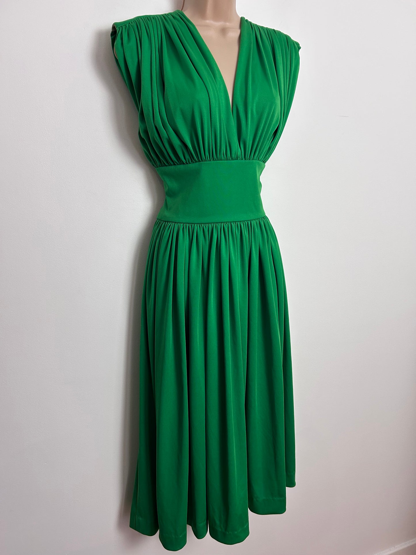 Vintage 1970s SAINT LORI UK Size 10 Emerald Green Gather Pleated Sleeveless Occasion Midi Dress