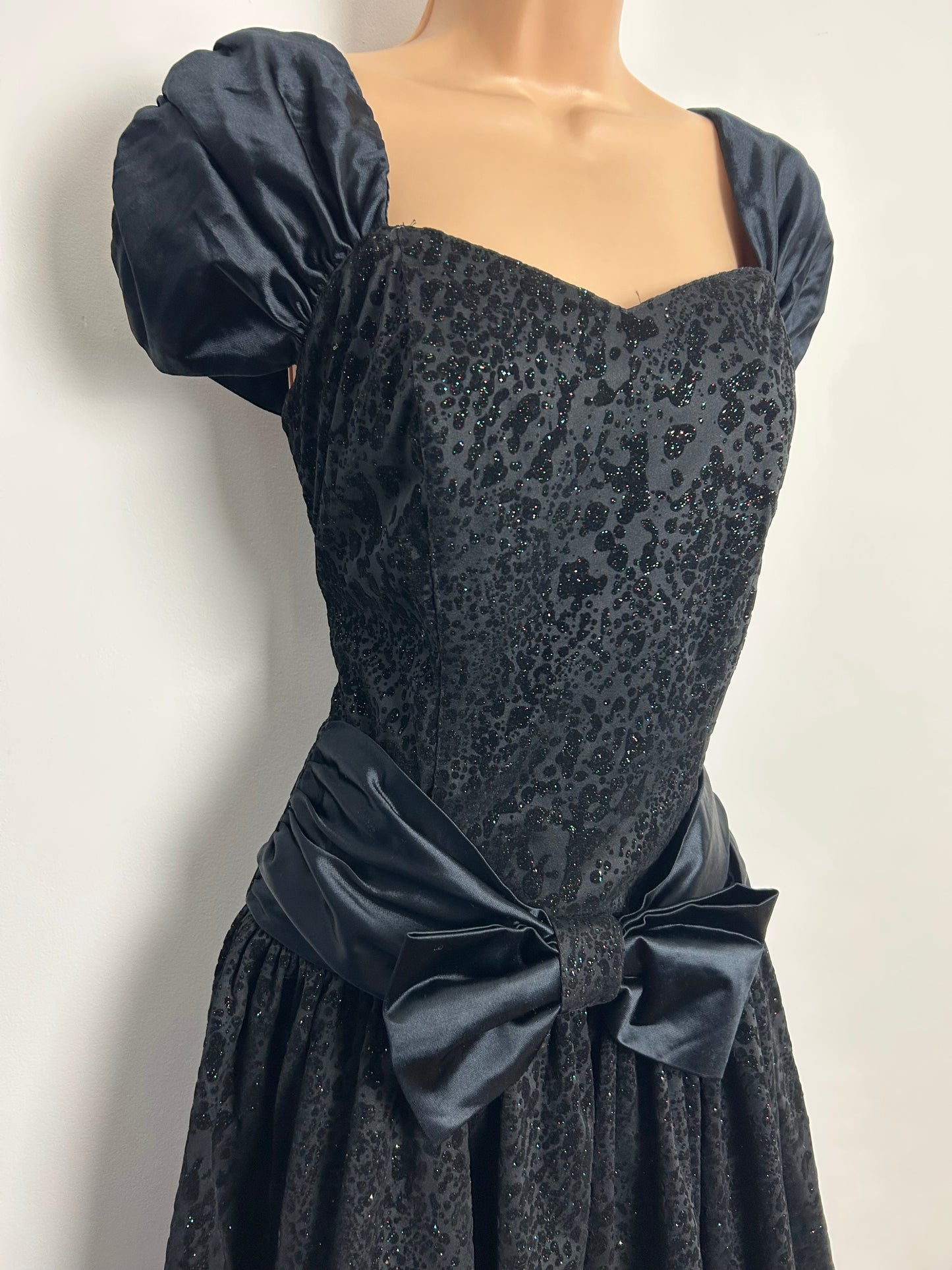 Vintage 1980s Size 12 Black Animal Print Velvet Glitter Flock Bow Detail Party Prom Dress