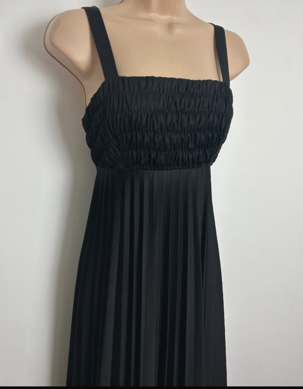 Vintage 1970s Size 6 Black Shirred Bodice Pleated Empire Line Maxi Dress