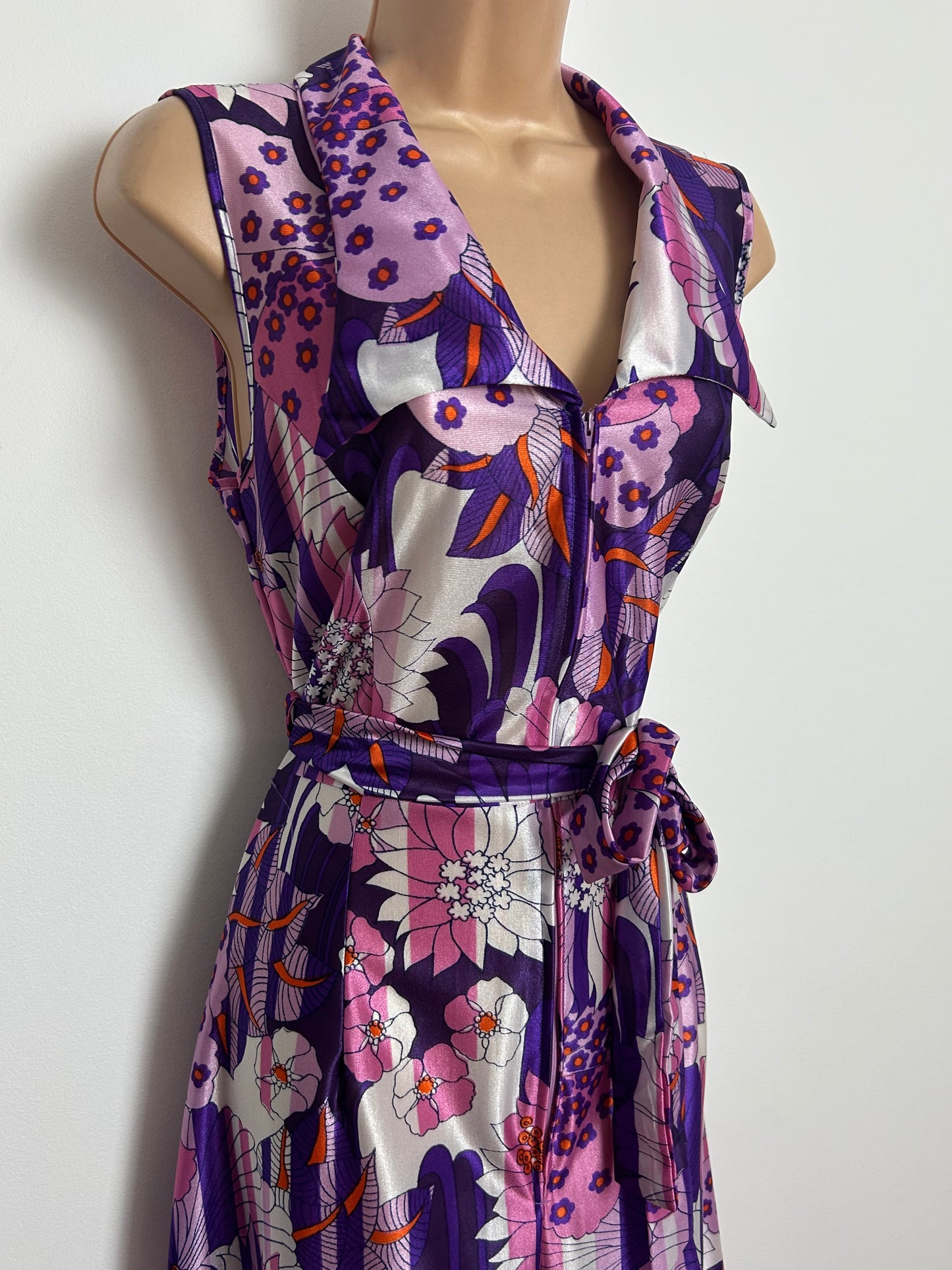 Vintage Early 1970s PIPPA DEE Size 10 Purple & Pink Tones Psychedelic Wide Leg Belted Jumpsuit