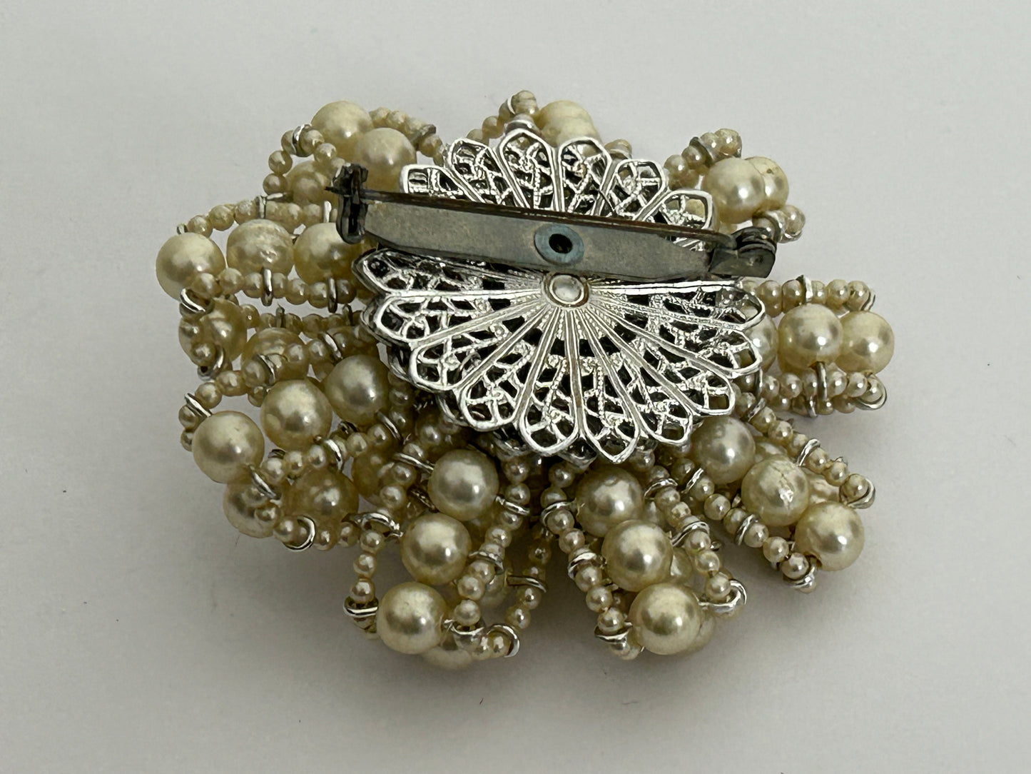 Vintage Pretty Faux Pearl Large Flower Shaped Pin Brooch