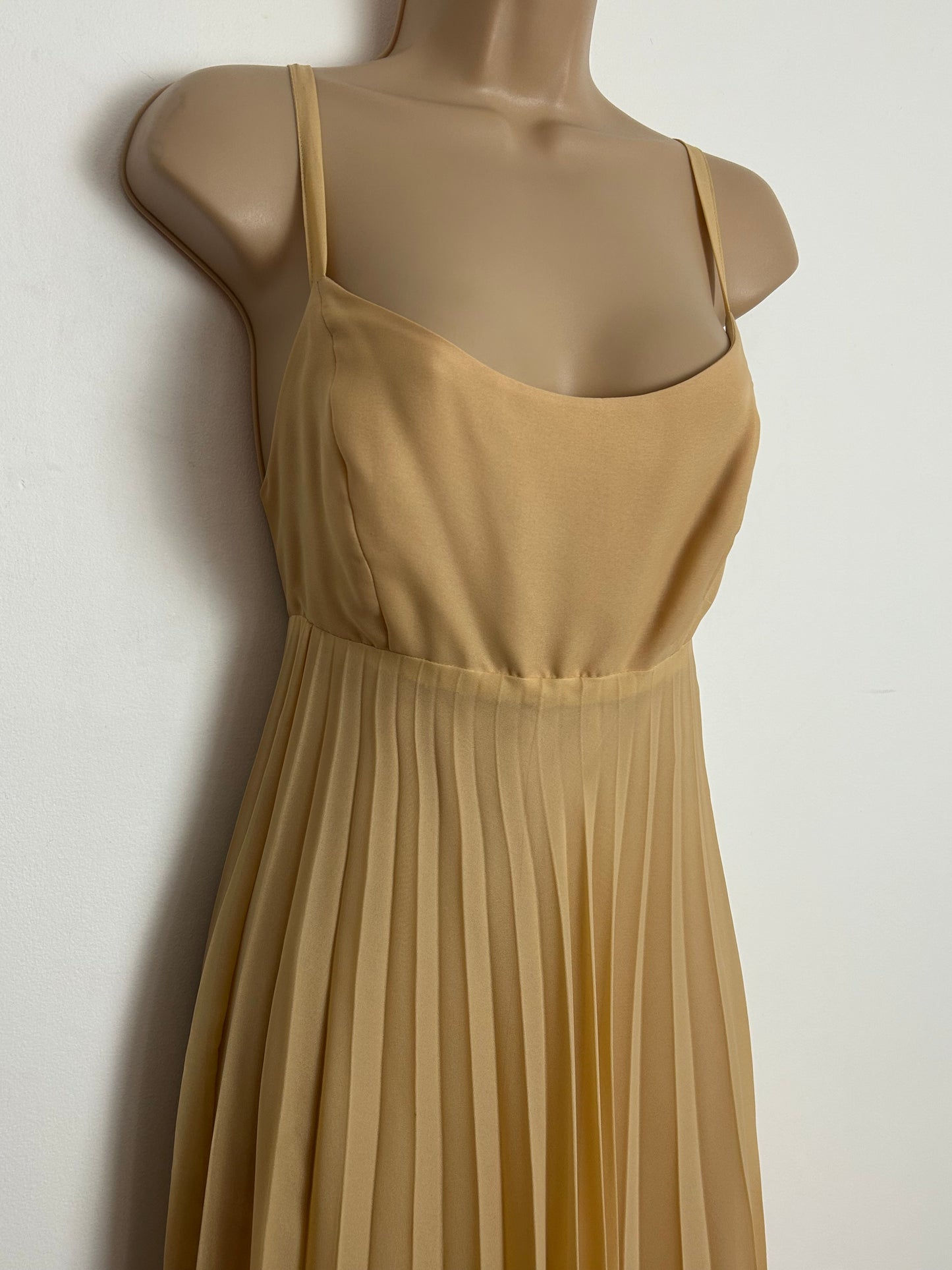 Vintage 1970s ARLETTE BERESSI Size 8 Nude Beige Strappy Pleated Empire Line Occasion Maxi Dress