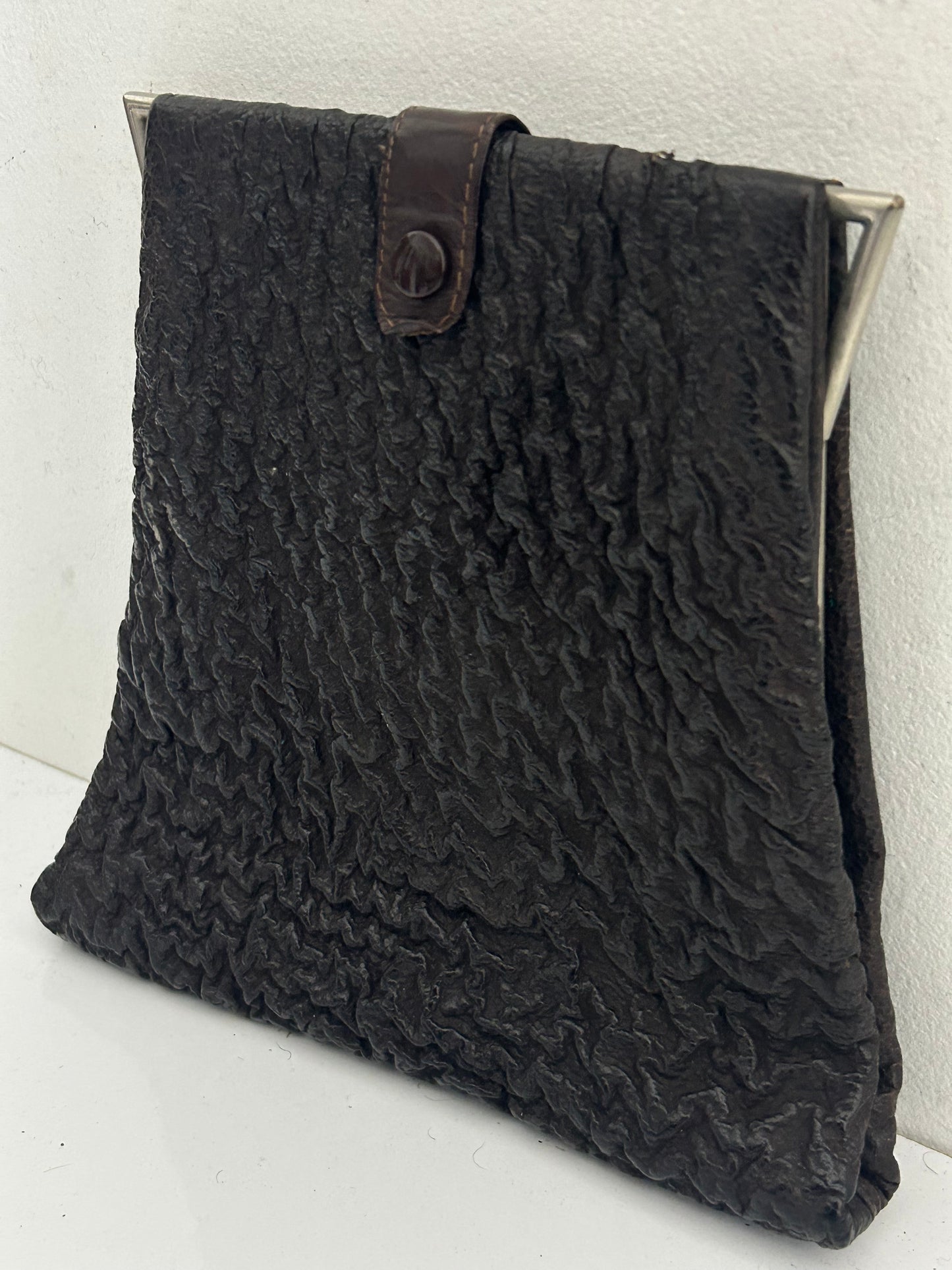 Vintage 1940s Dark Brown Textured Leather & Silver Frame Hand Strap Clutch Bag