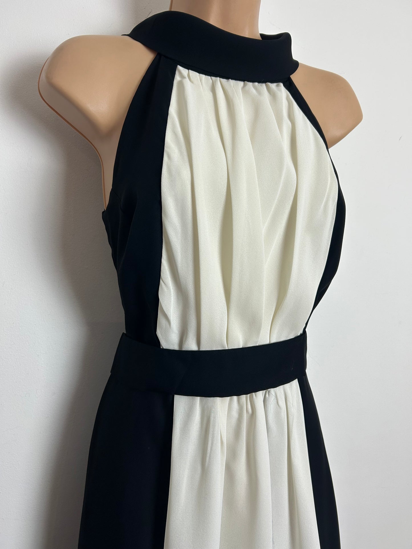 Vintage 1970s Size 8 Black & White Panelled Sleeveless Evening Occasion Maxi Dress