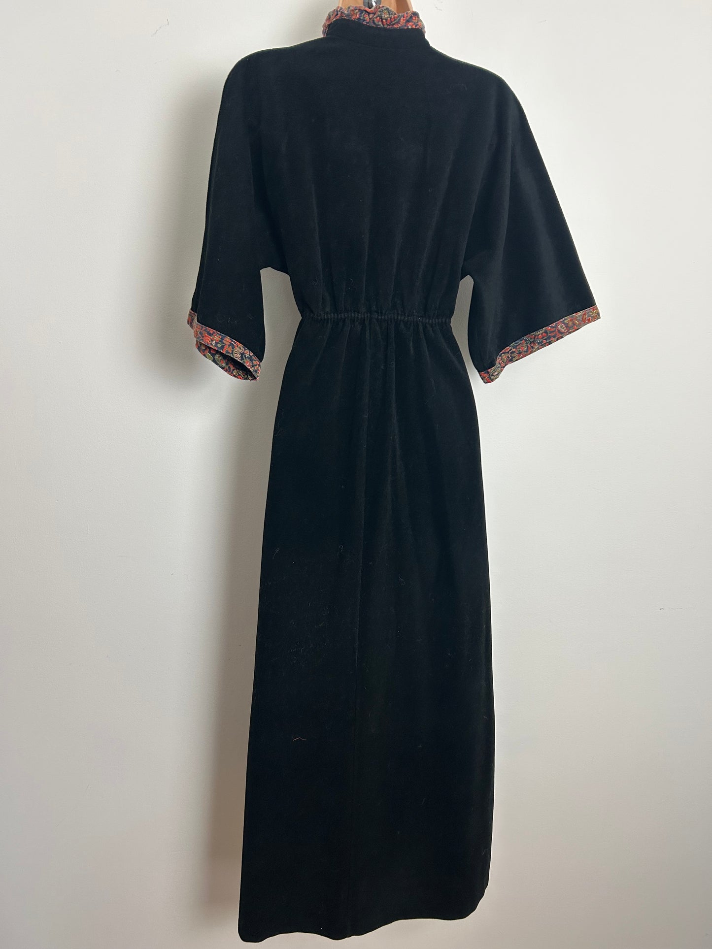 Vintage 1970s Size 8 Black Blue & Orange Cord Panel Short Wide Sleeve Boho Prairie Velour Maxi Dress