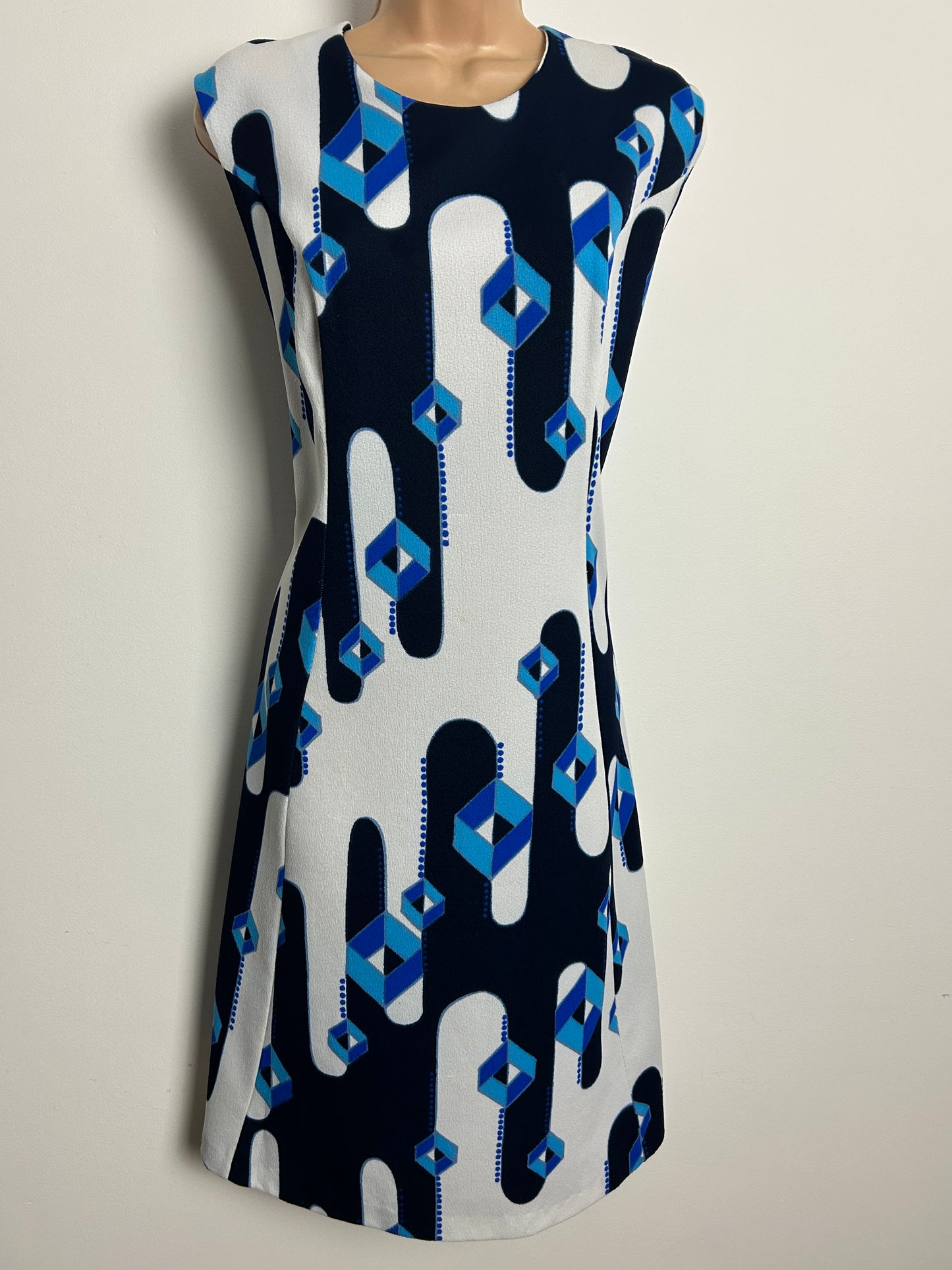 Vintage 1960s Size 16 White & Blue Tones Abstract Print Sleeveless Mod Shift Dress
