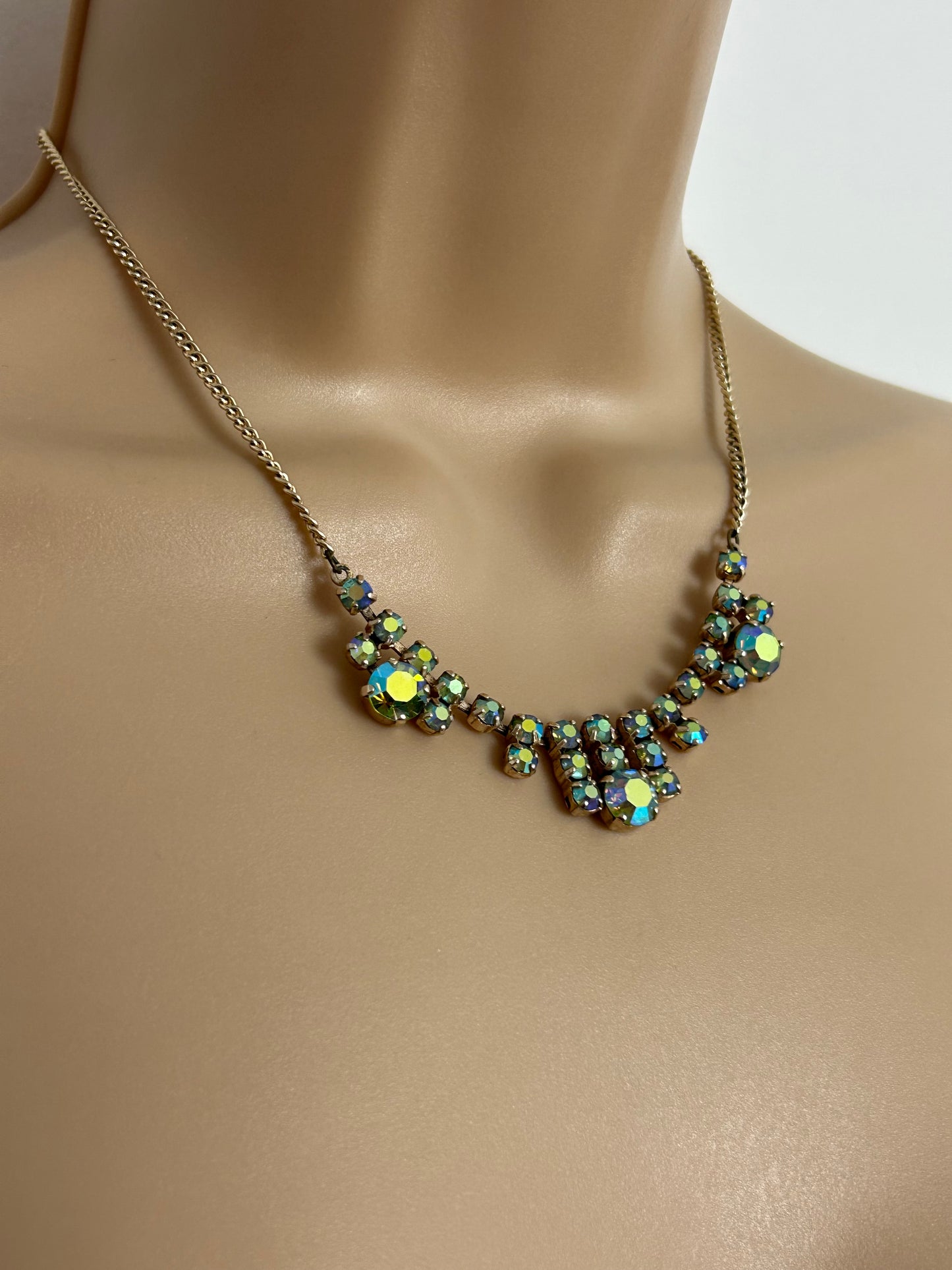 Vintage Late 1960s Gold Tone & Iridescent Aurora Borealis Stone Set Necklace