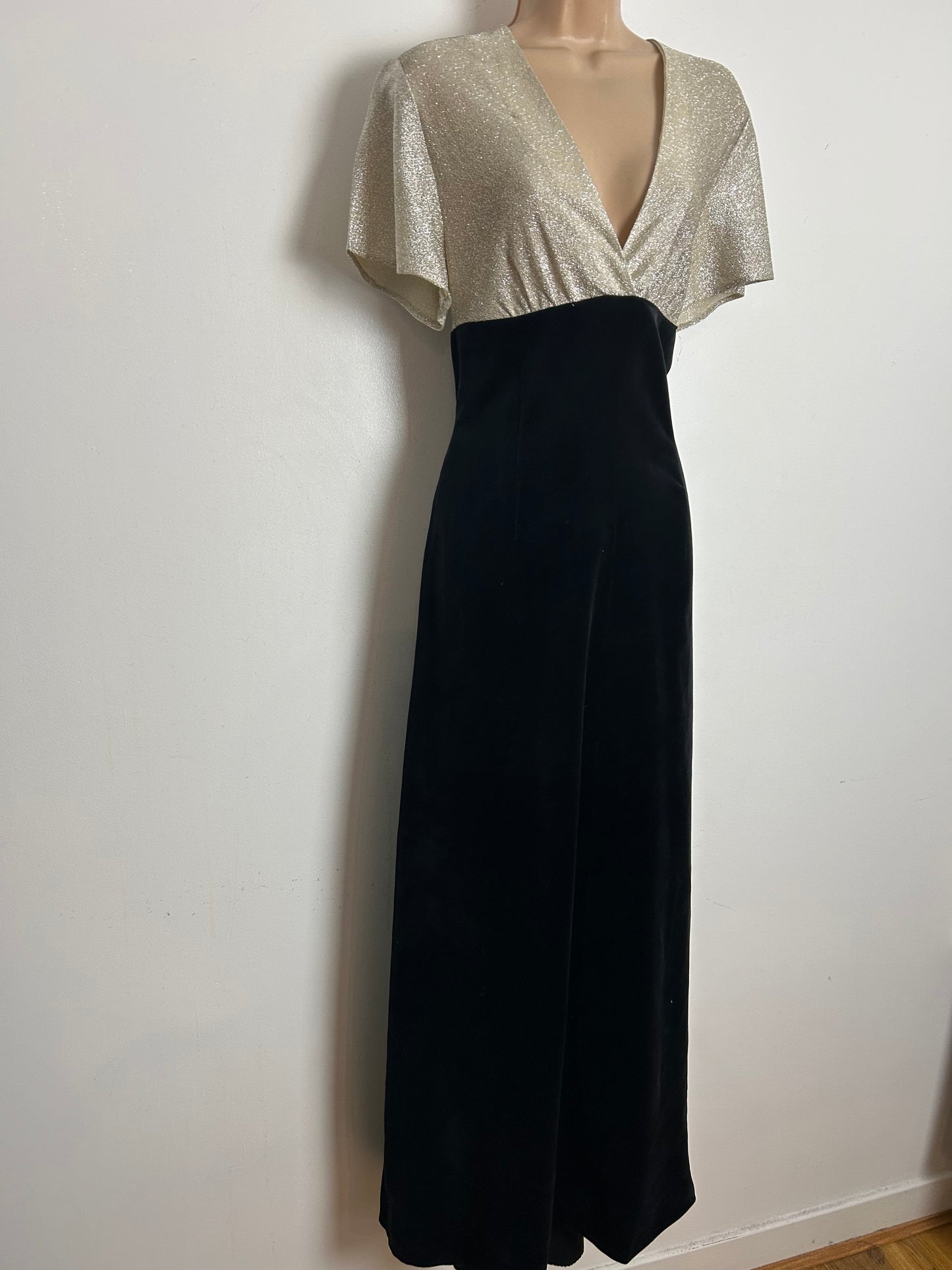 Vintage Late 1960s Size 10 Black Velvet & Pale Gold Lurex Evening Occasion Maxi Dress