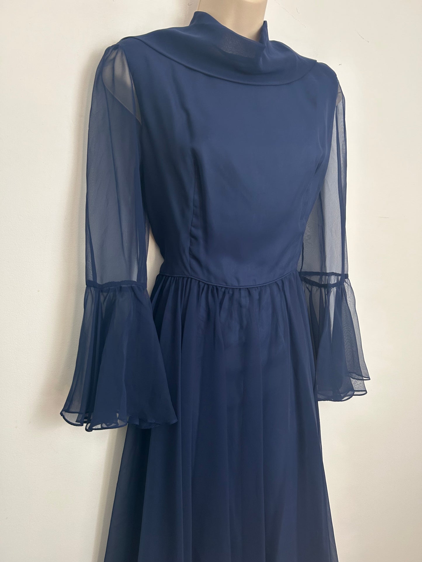 Vintage 1960s SUSAN SMALL Size 12 Navy Blue Chiffon Flare Cuff Gather Pleated Mid Length Dress