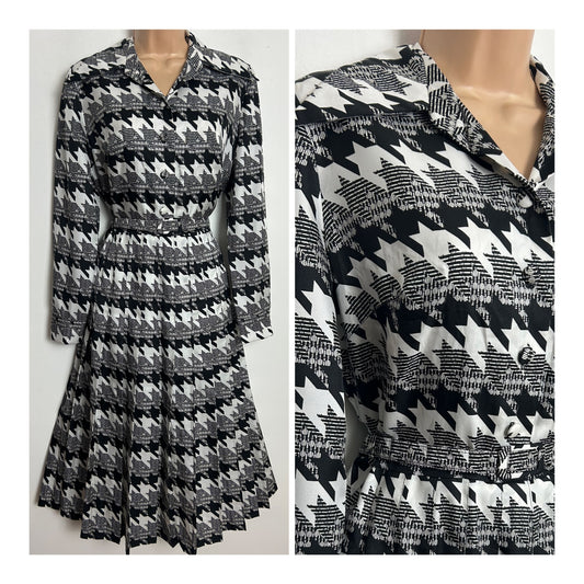 Vintage 1970s BUSSE COUTURE Size 10 Black & White Dogtooth Check Dagger Collar Belted Pleated Dress