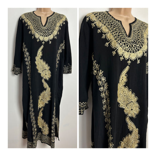 Vintage One Size Gorgeous Black & Gold Embroidered Detail Cheesecloth Cotton 3/4 Sleeve Midi Length Kaftan