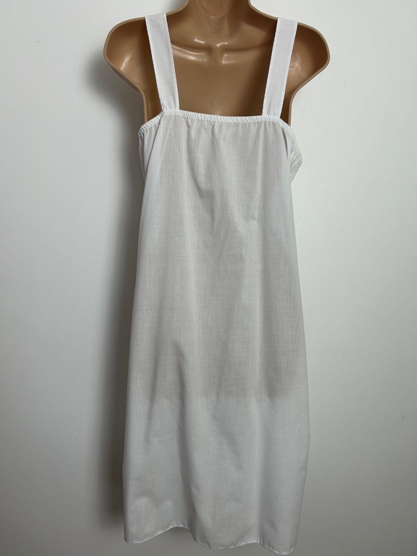 Vintage 1980s Size 14-16 White Cotton Mix Broderie Anglais Detail Nightdress