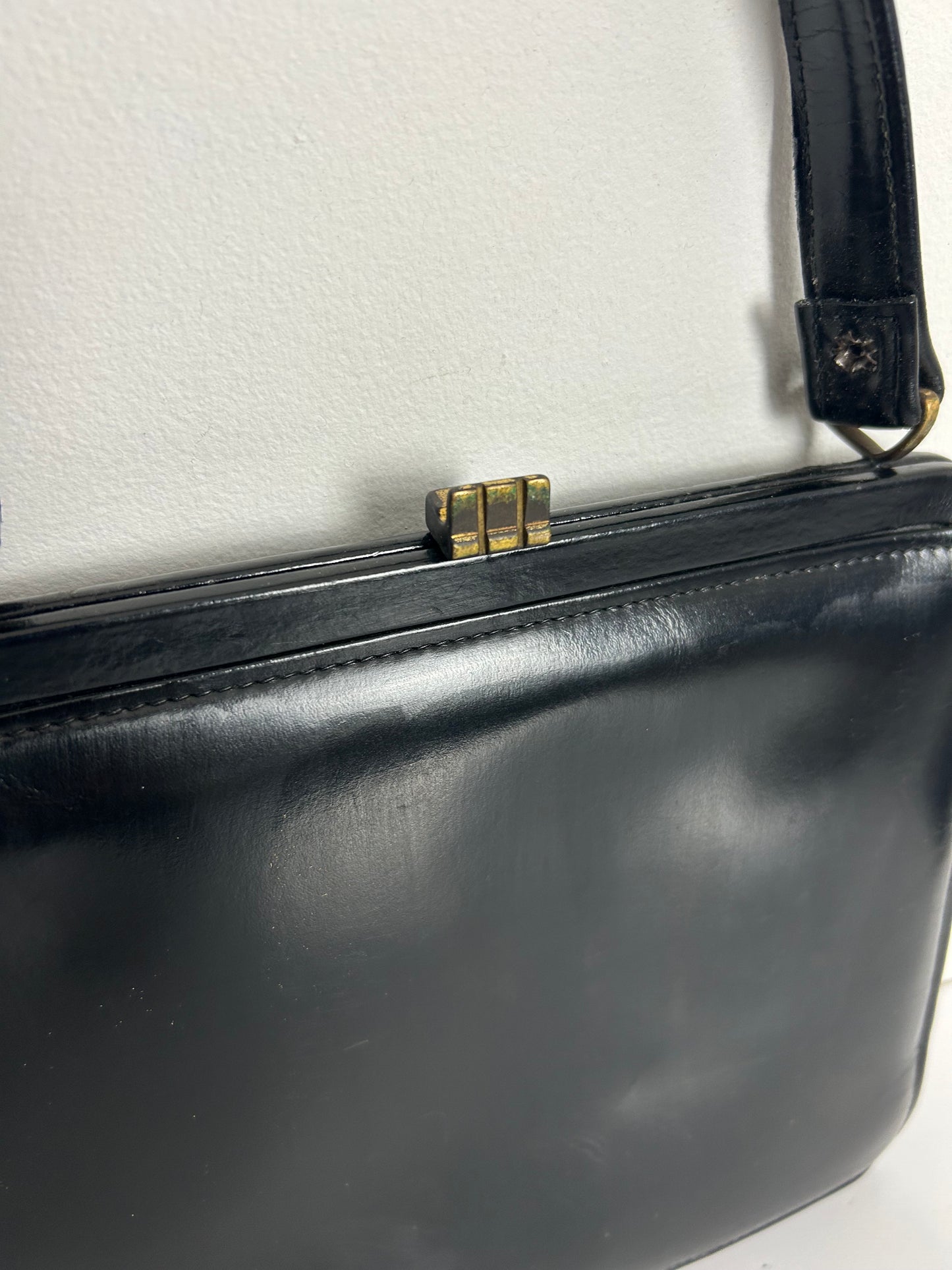 Vintage 1950s Black Leather Kelly Style Handbag With Suede Lining (Few issues)