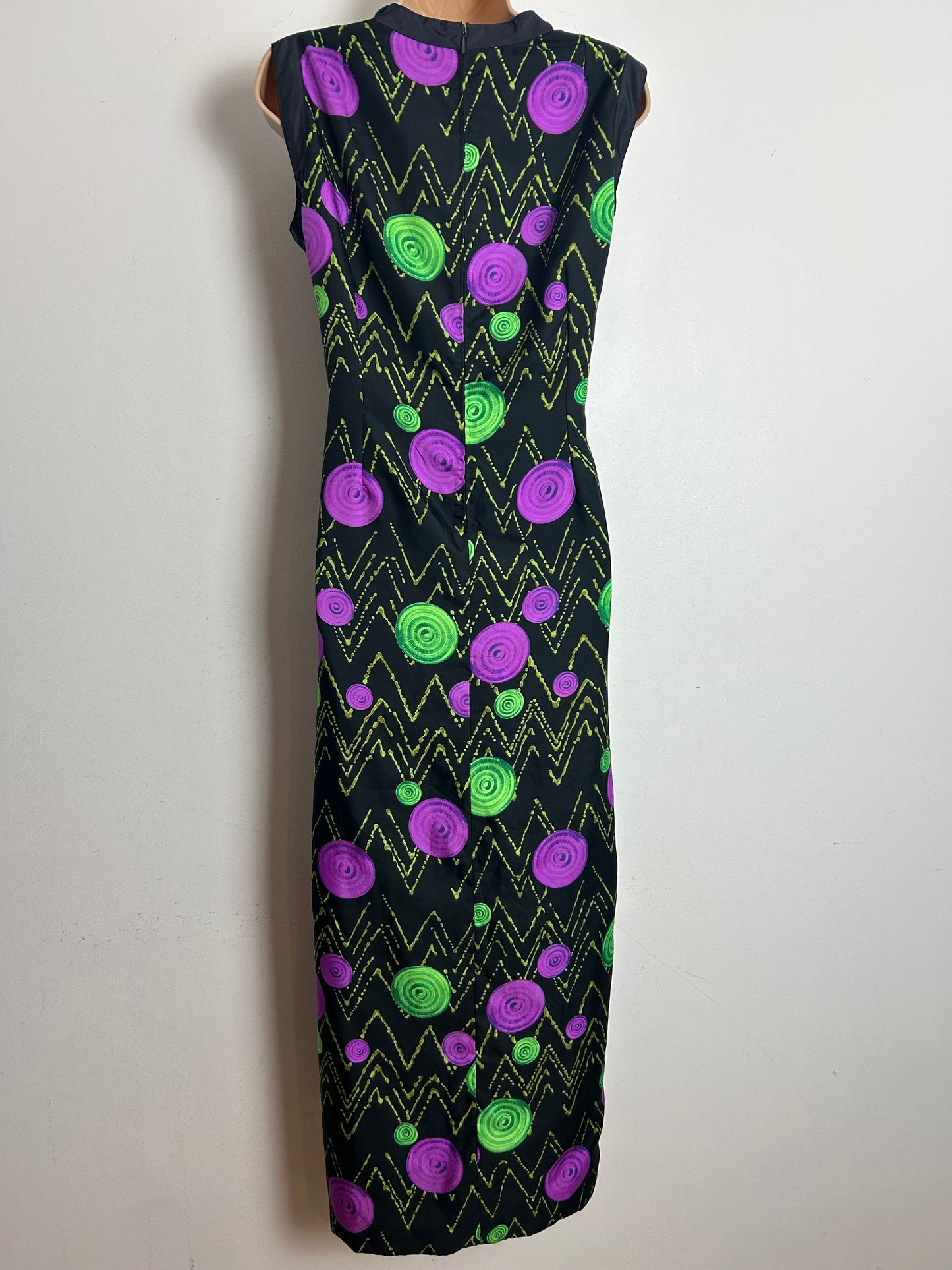 Vintage 1970s Size 14 Black Green & Purple Abstract Circle & Zig Zag Print Sleeveless Maxi Dress